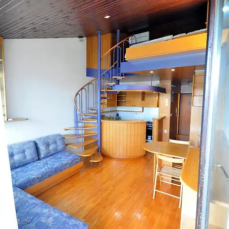 Loft For 2 アパート